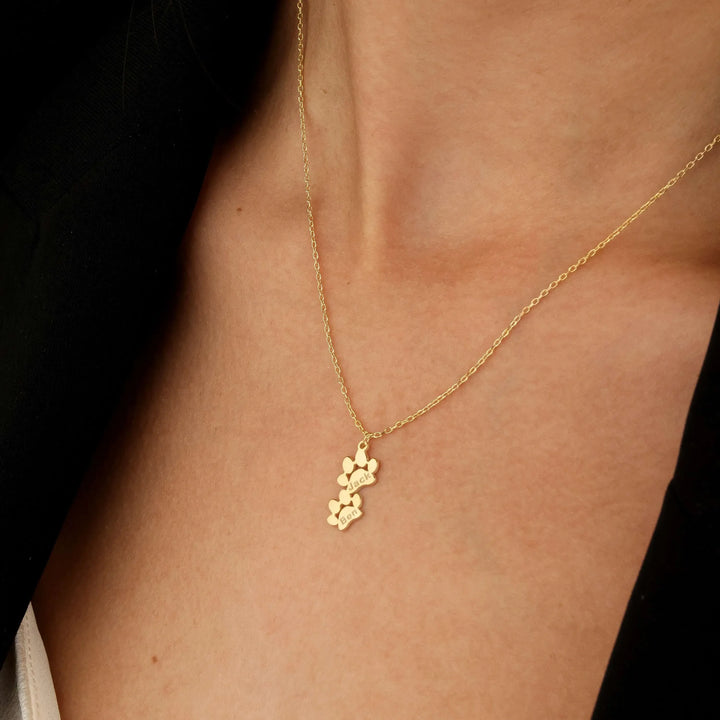 Personalised necklace with paw and name
