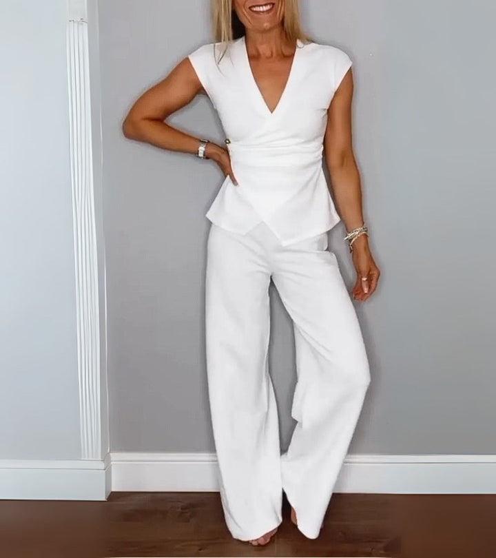 Claudia | Two-piece suit with a modern cut