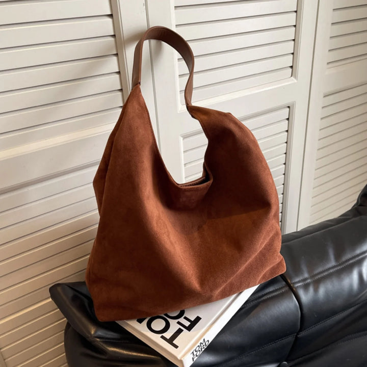 Elara | Everyday Hobo