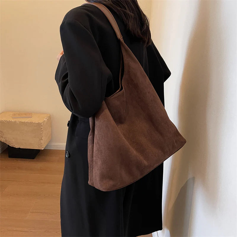 Elara | Everyday Hobo