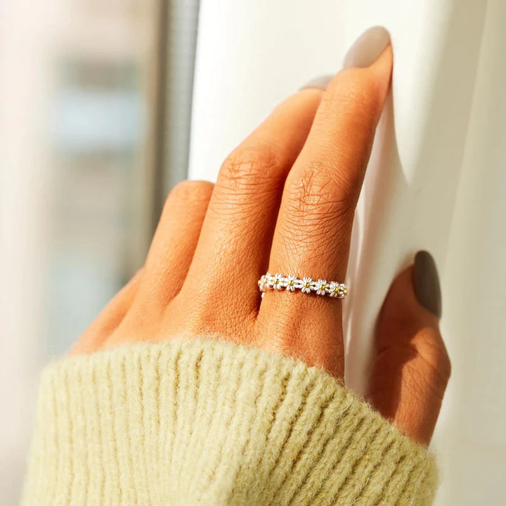 Garden Bloom Daisy Ring