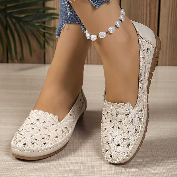 NOVAE | Comfortable, fashionable orthopaedic shoes with cut-outs