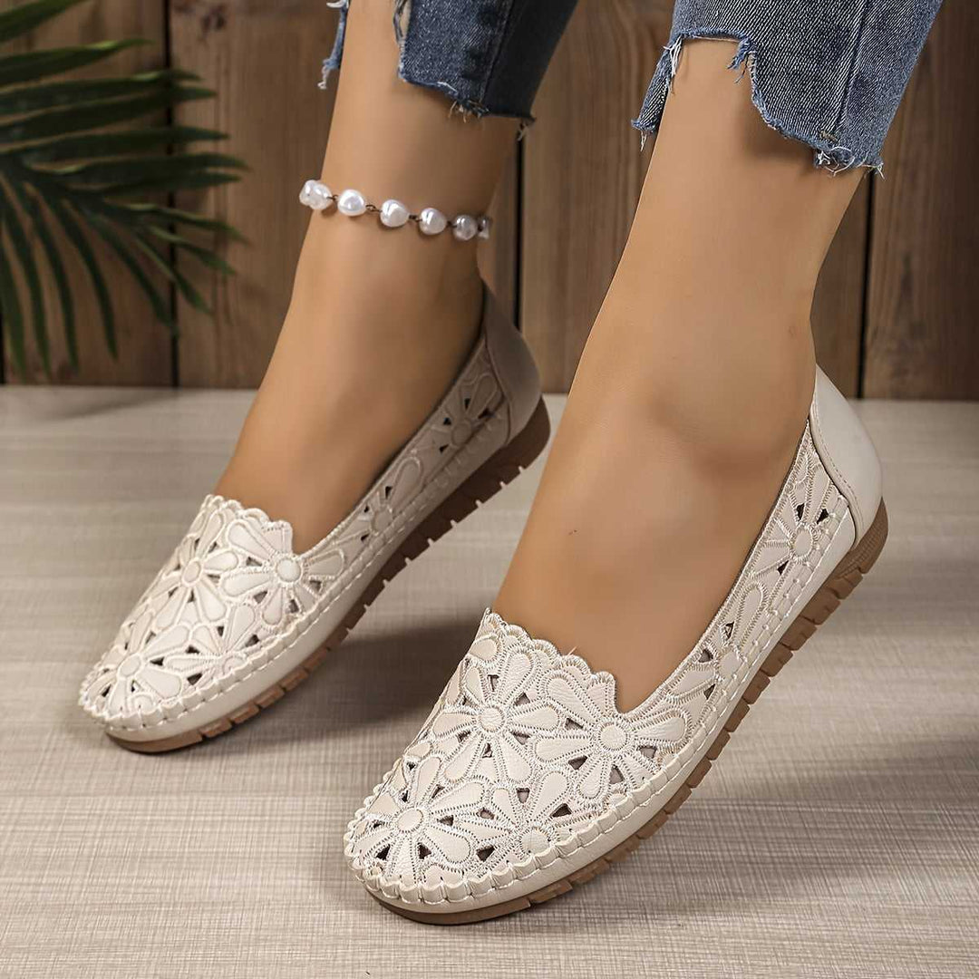 NOVAE | Comfortable, fashionable orthopaedic shoes with cut-outs