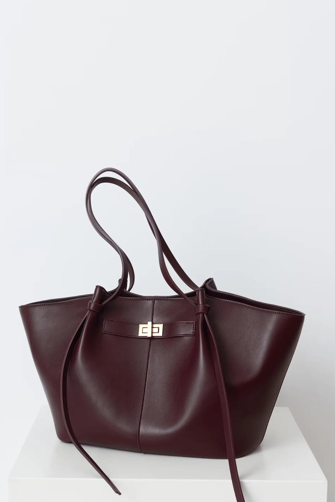 Valencia | Luxe Shopper